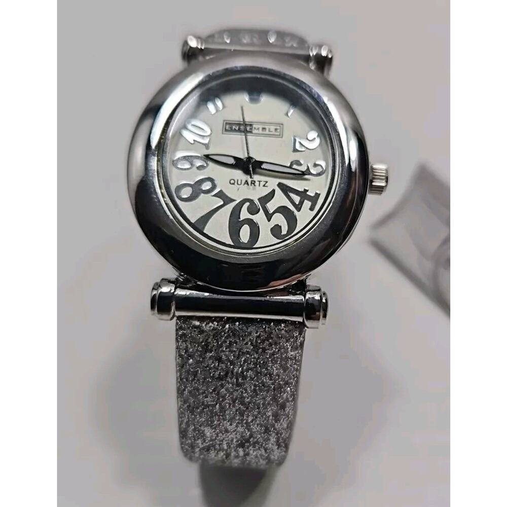 Ensemble Silver Glitter Womens Watch With Luminous Hands New Battery W89